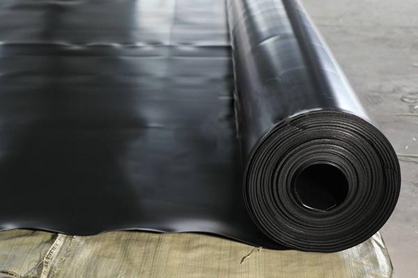 壓延鏡面土工膜與吹塑土工膜的區(qū)別是什么？  第2張