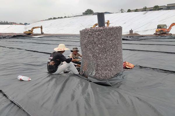 垃圾填埋場庫區防滲選擇什么樣的土工膜? 第2張