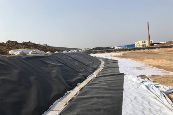 在垃圾填埋場中土工膜的施工方法有哪些？