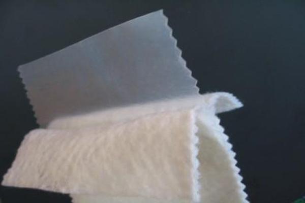 復(fù)合土工膜的生產(chǎn)工藝