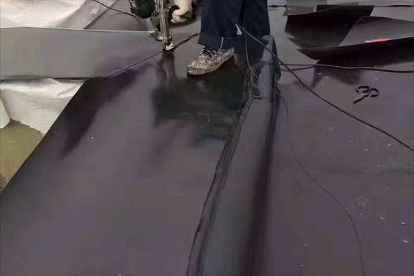 防滲土工膜和鍍鋅鋼筋網那個在上在下  第1張